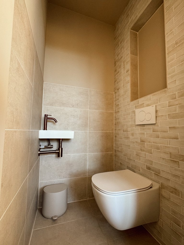 2396D47A-90CB-45F2-AFB1-F9CE4E88DEC2_1_105_c